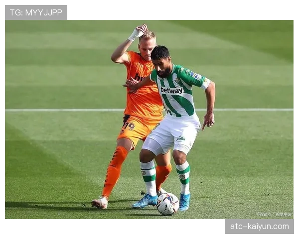 战报：比利亚雷亚尔与皇家贝蒂斯2-2激战成和，双方各踢半场好球